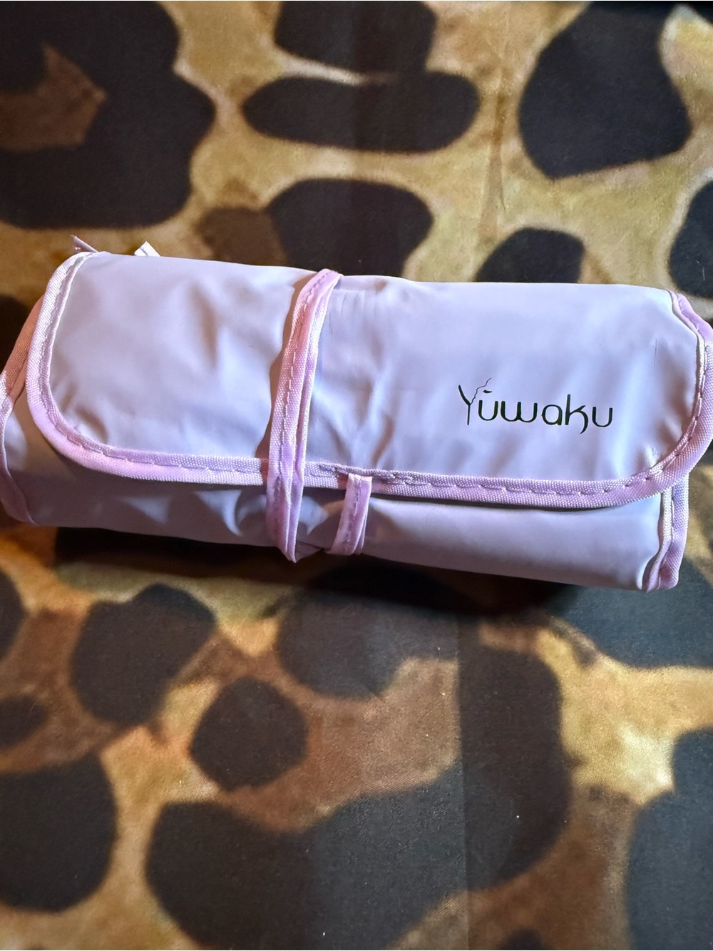 Yuwaku Purple Roll-Up 32 piece Brush Organizer